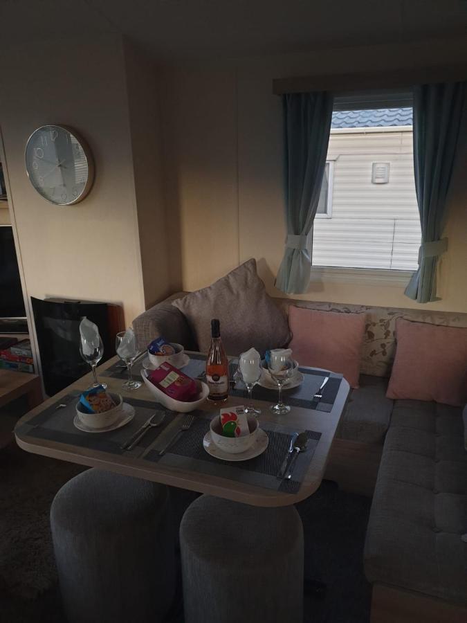Tunstall View Caravan Holidays At Sand Le Mere Exterior photo